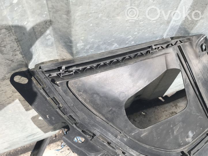 BMW 7 F01 F02 F03 F04 Radiator trim 7019802