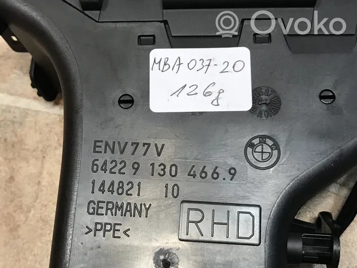 BMW 3 E92 E93 Kojelaudan tuuletussuuttimen suojalista 9130466