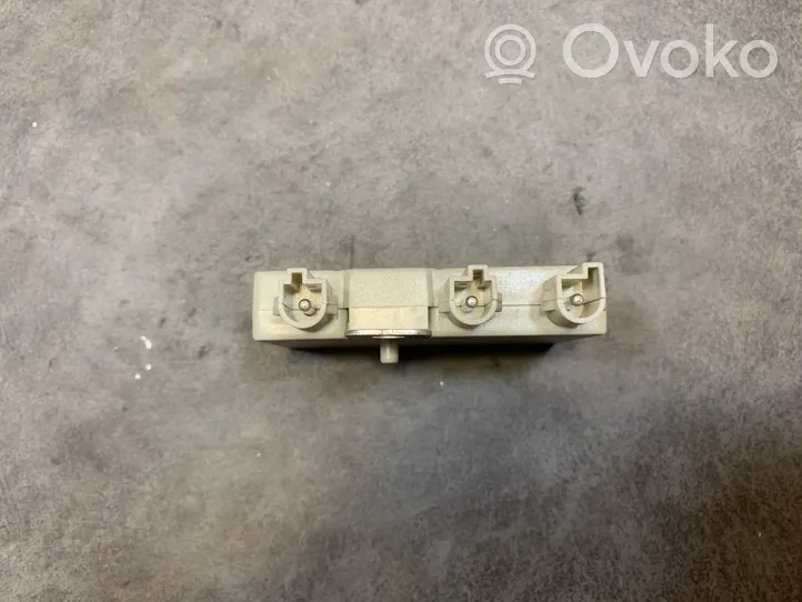 BMW 7 E65 E66 Aerial antenna amplifier 8368205