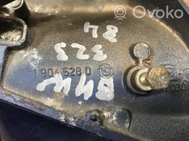 BMW 3 E30 Elektryczne lusterko boczne drzwi przednich 0117111