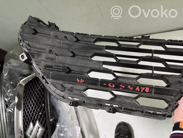 Toyota Prius (XW50) Grille inférieure de pare-chocs avant 53112-42140