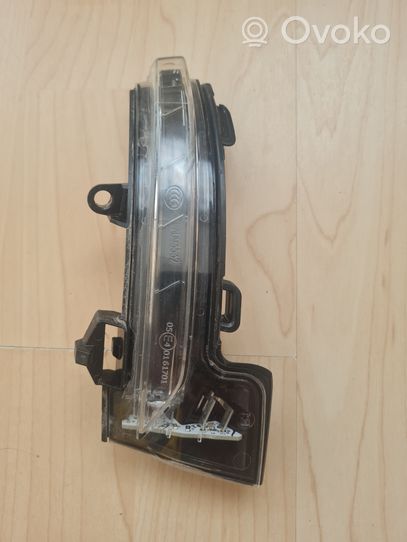 Skoda Octavia Mk3 (5E) Element lusterka bocznego drzwi przednich 5E0949102