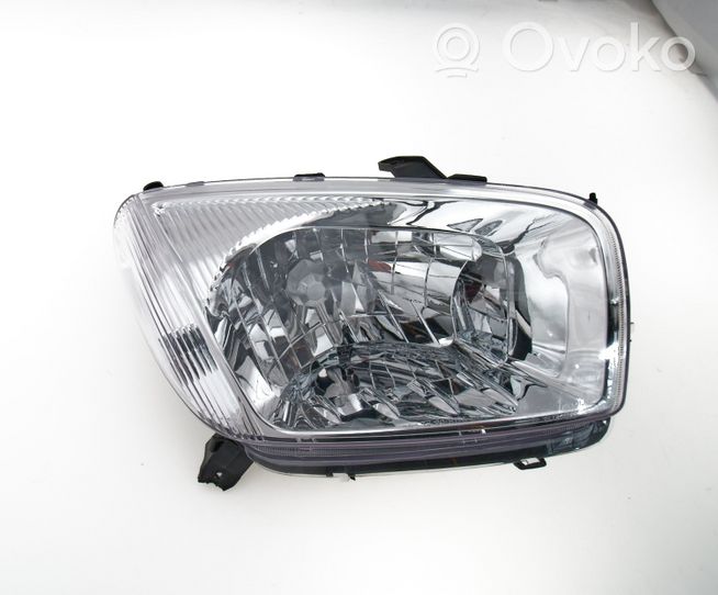 Toyota RAV 4 (XA20) Lampa przednia 8117042180