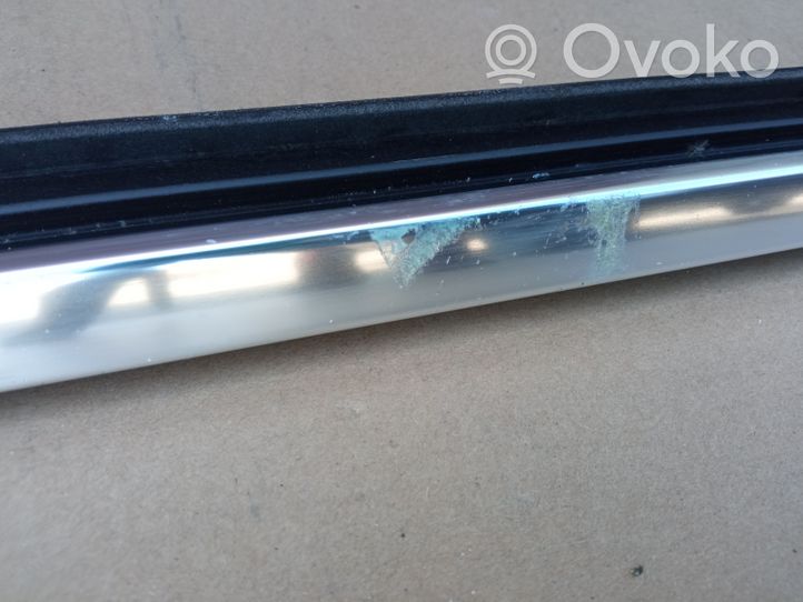 BMW 7 F01 F02 F03 F04 Rivestimento modanatura del vetro della portiera posteriore 7206451