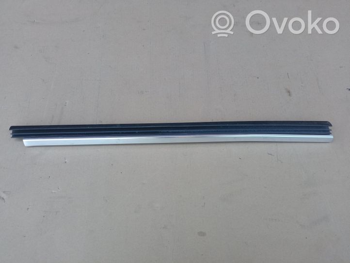 BMW 7 F01 F02 F03 F04 Rivestimento modanatura del vetro della portiera posteriore 7206451