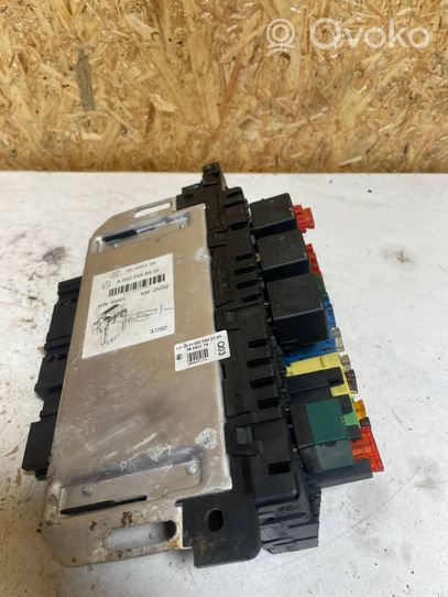 Mercedes-Benz S W220 Module de fusibles A0325458432