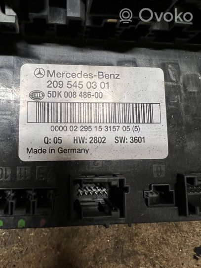 Mercedes-Benz CLK A209 C209 Skrzynka bezpieczników / Komplet 2095450301
