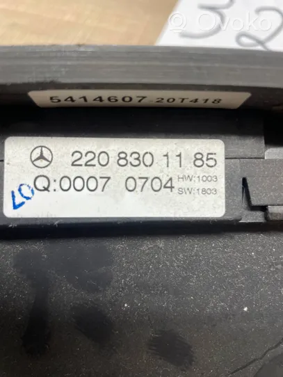 Mercedes-Benz S W220 Oro kondicionieriaus/ klimato/ pečiuko valdymo blokas (salone) A2208301185