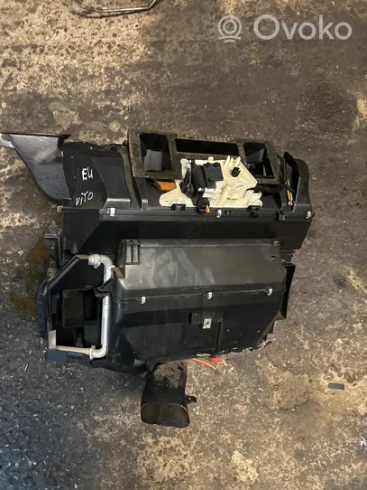 Mercedes-Benz Vito Viano W639 Heizungskasten Gebläsekasten Klimakasten A6398302960