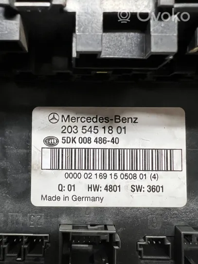 Mercedes-Benz C W203 Module de fusibles A2035451801