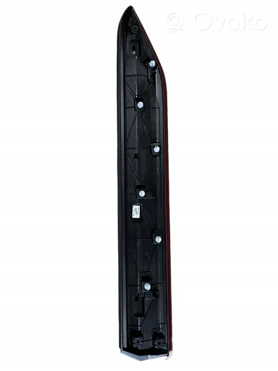 Skoda Superb B8 (3V) Listón embellecedor de la puerta delantera (moldura) 3V0853595A