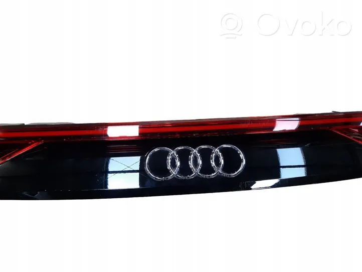 Audi Q8 Aizmugurējais lukturis virsbūvē 4M8945095Q