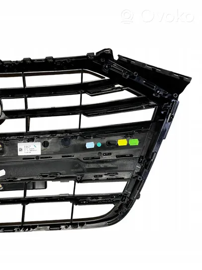 Audi A8 S8 D5 Maskownica / Grill / Atrapa górna chłodnicy 4N0853651H