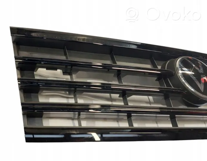 Volkswagen Touareg III Front grill 760853653B