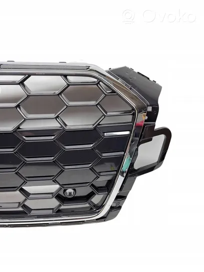 Audi A5 Maskownica / Grill / Atrapa górna chłodnicy 8W6853651BL