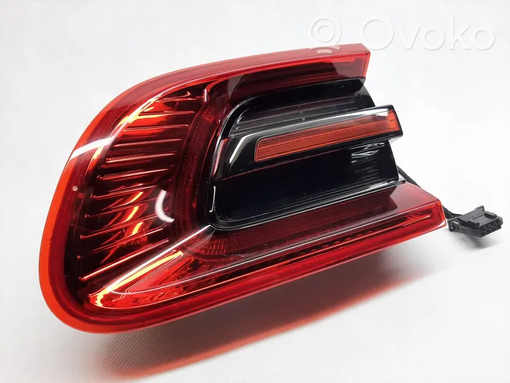 Porsche Macan Lampy tylnej klapy bagażnika 95B945094AD