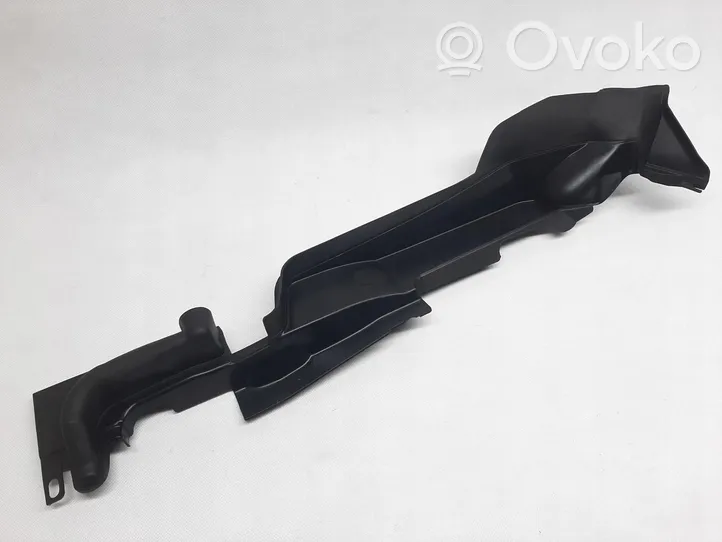 Audi A4 S4 B9 8W Rivestimento dell’estremità del parafango 8W0821169