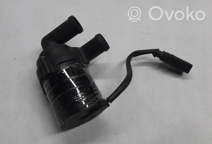 Volkswagen Touareg I Pompe de circulation d'eau 7L0965561H