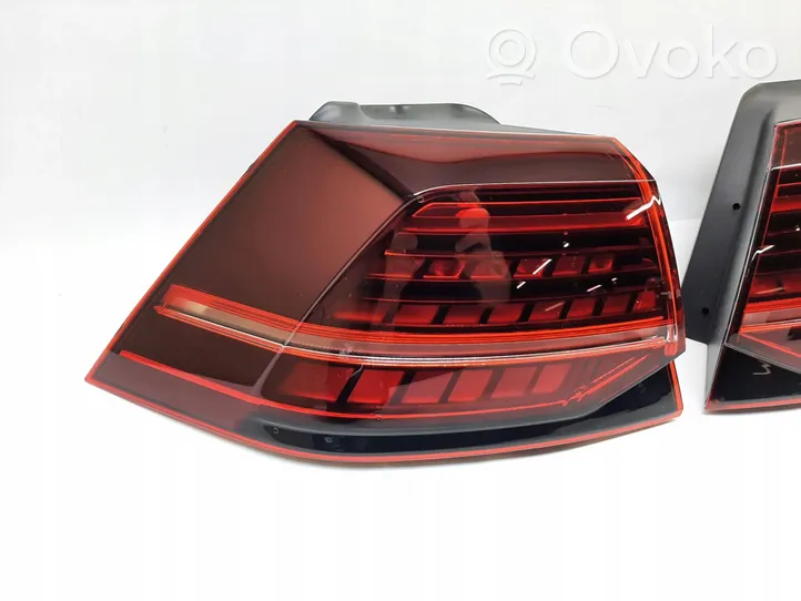 Volkswagen Golf VII Lampy tylne / Komplet 5G0945208C