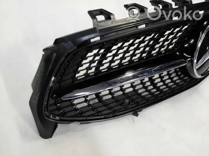 Mercedes-Benz CLA C118 X118 Grille de calandre avant A1188880000