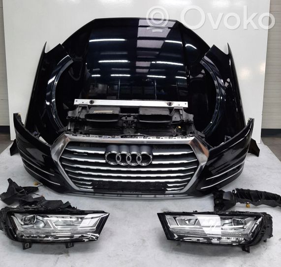 Audi Q7 4M Priekio detalių komplektas 4M