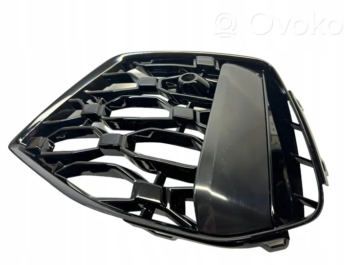 Audi RS3 8Y Grille inférieure de pare-chocs avant 8Y0807681F