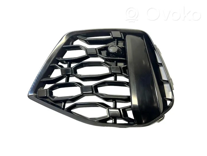 Audi RS3 8Y Grille inférieure de pare-chocs avant 8Y0807681F