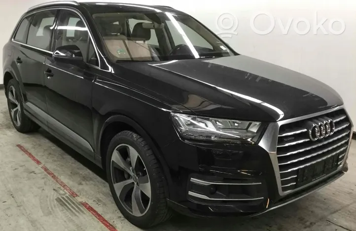 Audi Q7 4M Drzwi przednie Audi