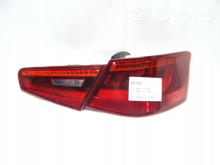 Audi A3 S3 8V Lampy tylne / Komplet 8V3945095B