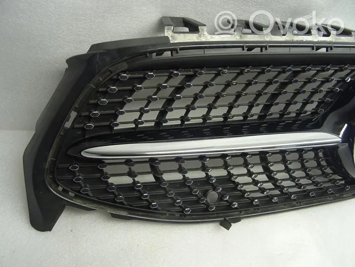 Mercedes-Benz CLA C118 X118 Grille de calandre avant A1188880200