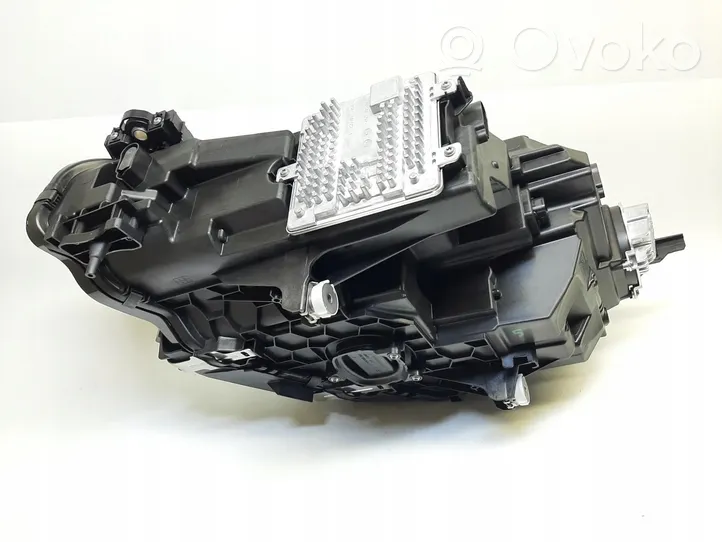 BMW 8 G15 Lampa przednia 5A27A22