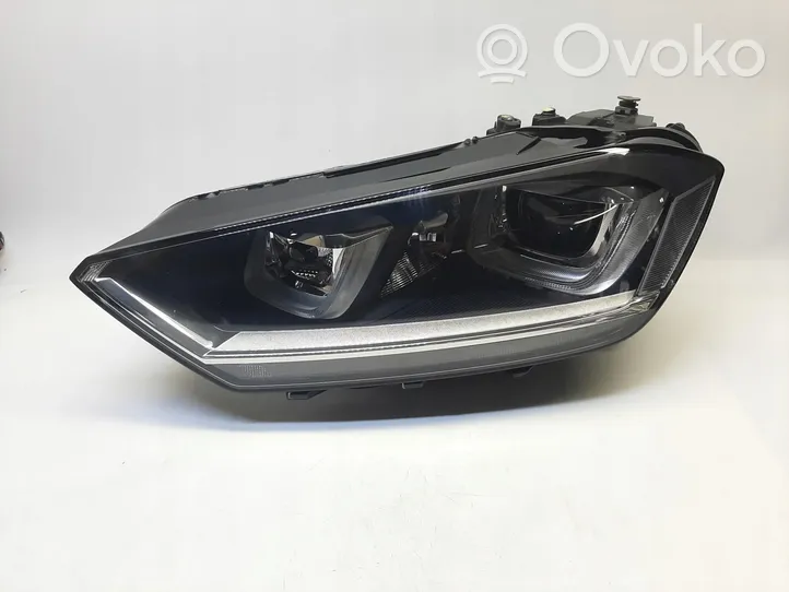 Volkswagen Golf Sportsvan Lampa przednia 517941033B