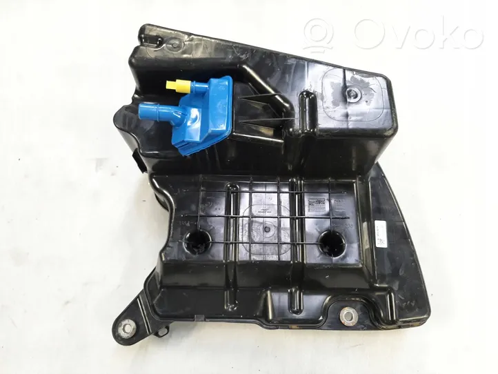 Audi A5 Zbiornik płynu AdBlue 8W0131878BJ