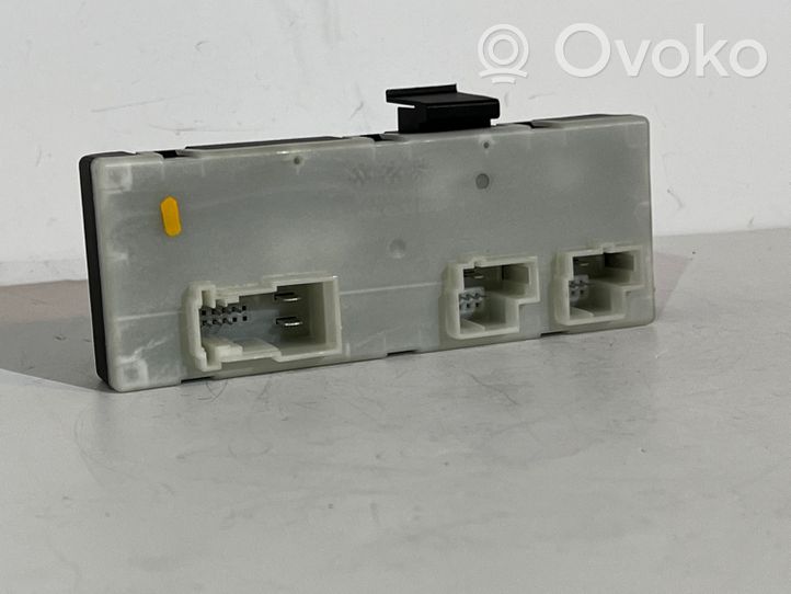 BMW 5 G30 G31 Unité de commande / module de hayon 7491951