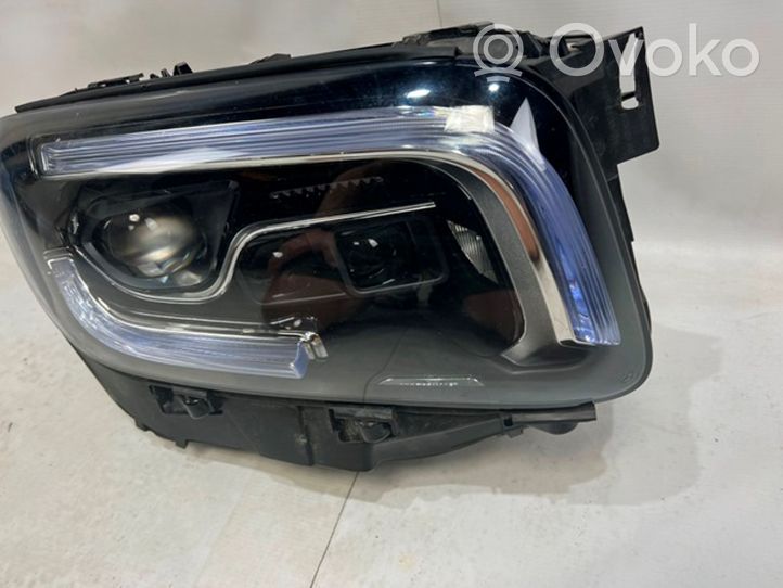 Mercedes-Benz B W247 Lampa przednia 