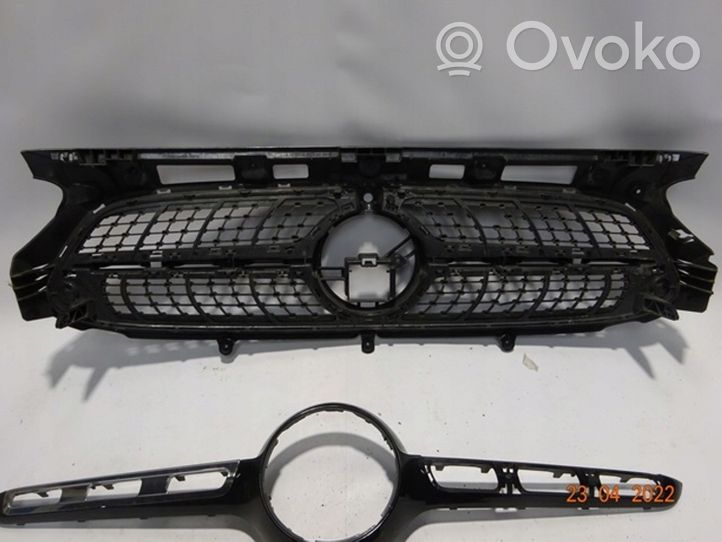 Mercedes-Benz B W247 Maskownica / Grill / Atrapa górna chłodnicy A2478883901