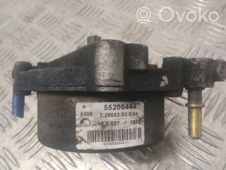 Opel Astra H Vacuum pump 55205444