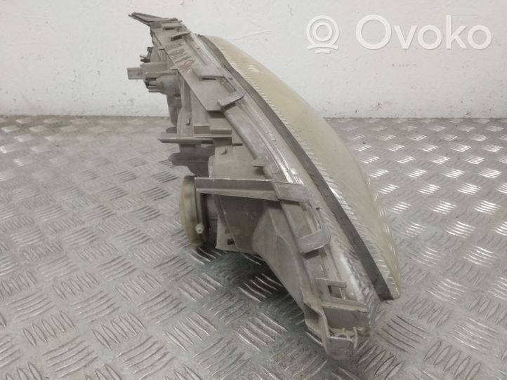 Mercedes-Benz A W168 Lampa przednia 0301152211