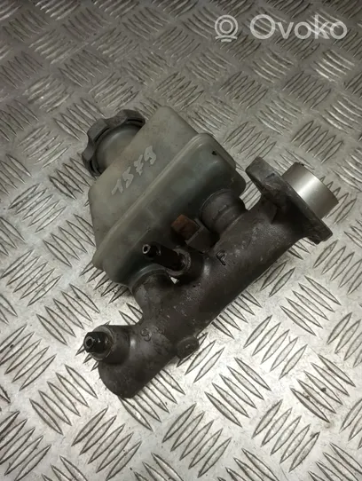 SsangYong Rexton Maître-cylindre de frein BM111048
