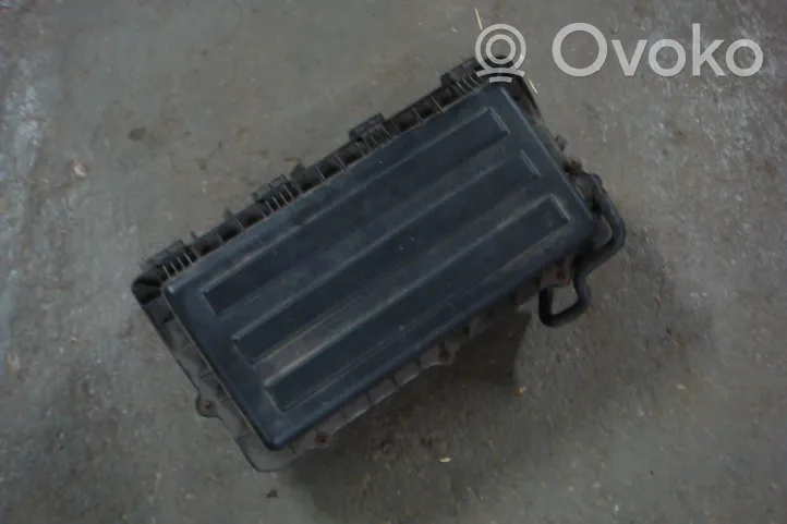 Volkswagen Polo V 6R Oro filtro dėžės dangtelis 