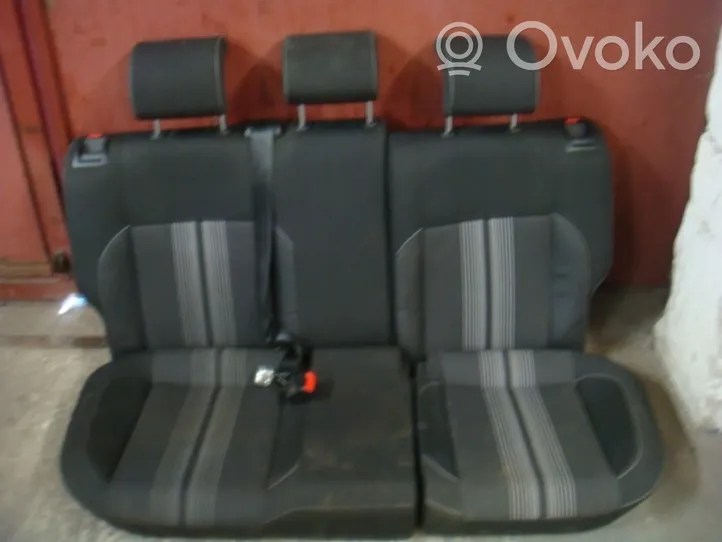 Volkswagen Polo V 6R Заднее сиденье 