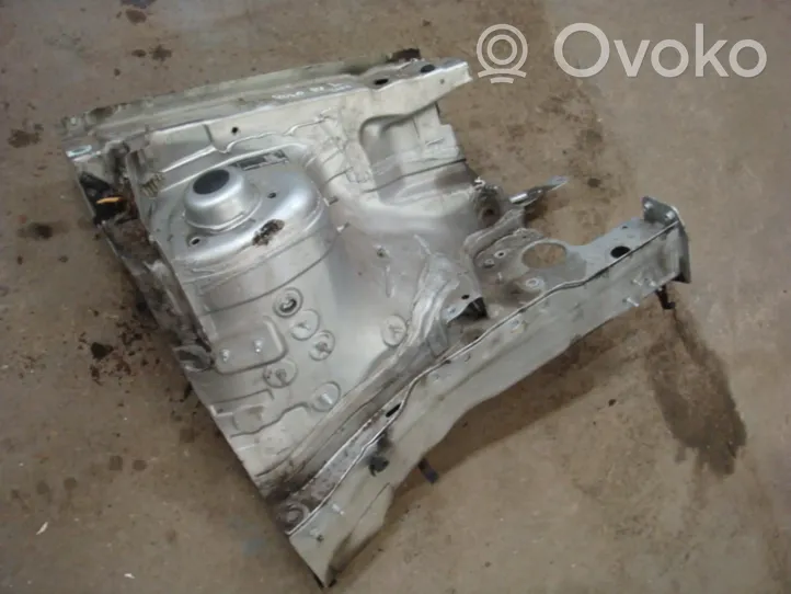 Volkswagen Polo IV 9N3 Longeron support avant 