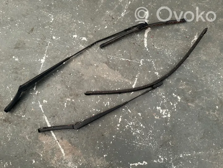 Seat Ibiza V (KJ) Front wiper blade arm 