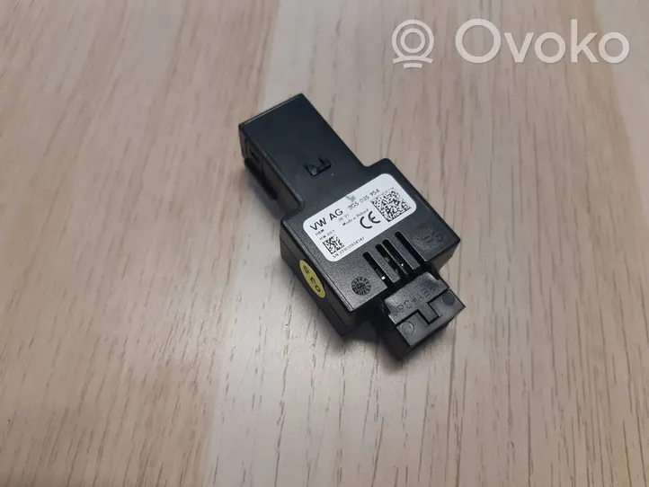 Volkswagen Golf VI USB-pistokeliitin 3G5035954