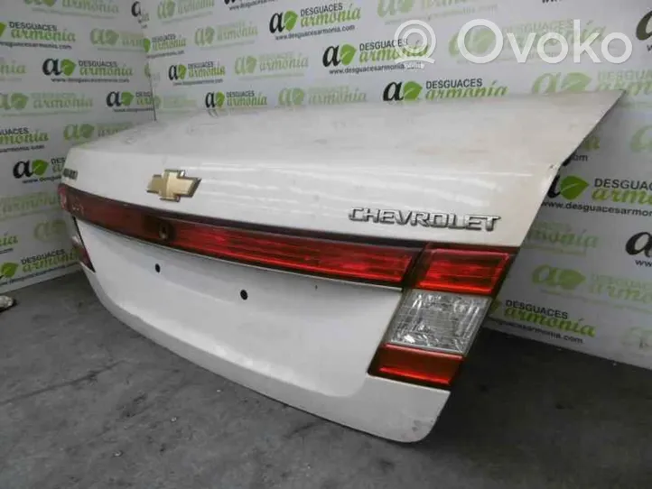 Chevrolet Epica Grilles/couvercle de haut-parleur arrière 