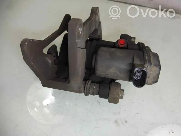 Audi A6 C7 Supporto della pinza del freno posteriore 