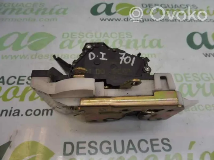 Ford Mondeo Mk III Serratura portiera anteriore 4692459