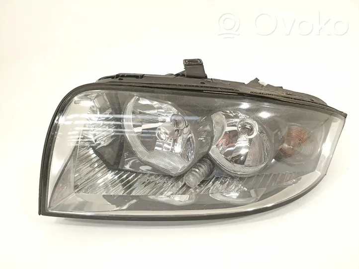 Audi A2 Lampa przednia 8Z0941003K