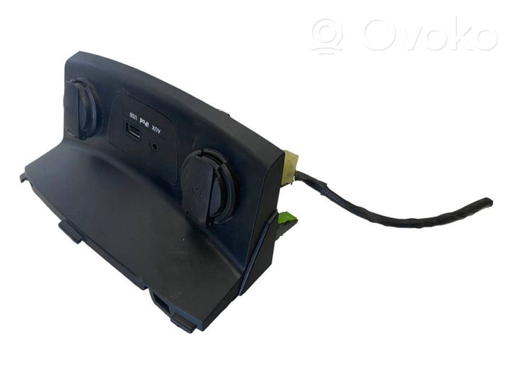 Hyundai i30 Enchufe conector entrada auxiliar 96120A5000