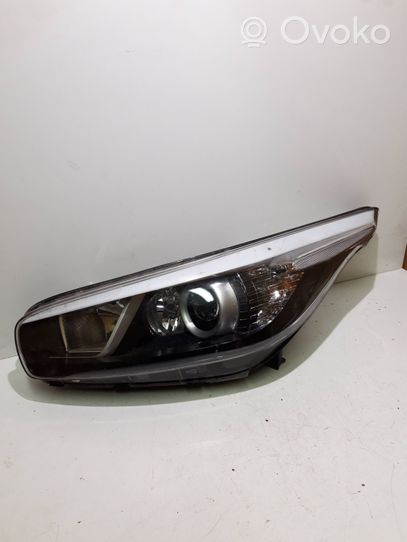 KIA Ceed Lampa przednia 92101A2441